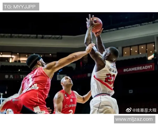 全州宙斯盾与蔚山现代太阳神的巅峰对决展现足球魅力与激情碰撞